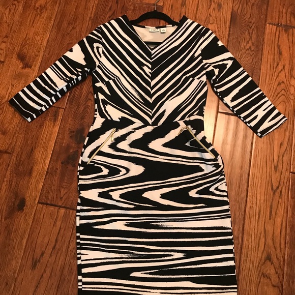 Women’s dress - Picture 1 of 1